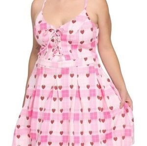 Strawberry plaid lace-up dress XXL - Hot topic light pink 💗🍓💞